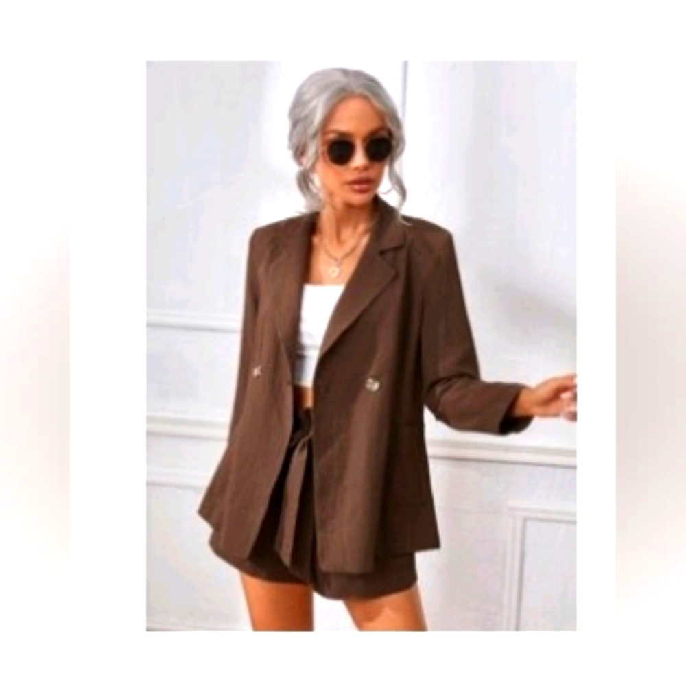 Lightweight Brown blazer coat & shorts 3 pc. Outfit set with pockets size Medium